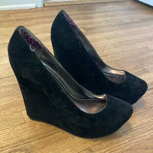 Chic Black Velvet Wedge Heels